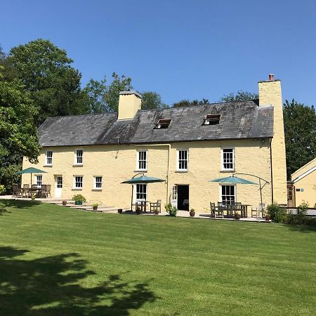 Ty Mawr Country Hotel & Restaurant Carmarthen Buitenkant foto