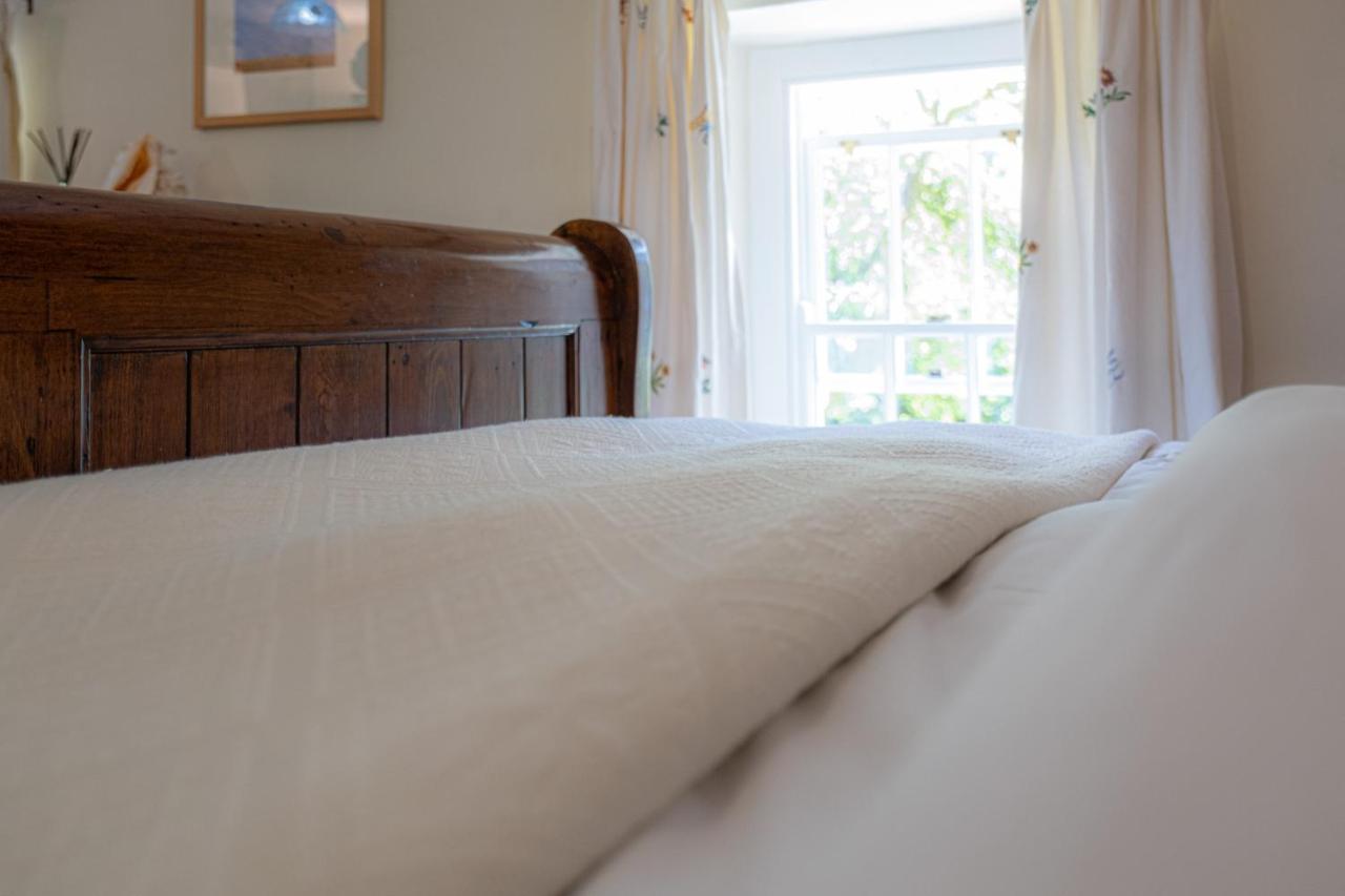 Ty Mawr Country Hotel & Restaurant Carmarthen Buitenkant foto