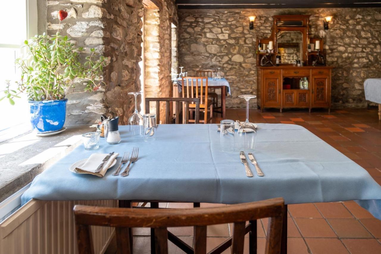 Ty Mawr Country Hotel & Restaurant Carmarthen Buitenkant foto