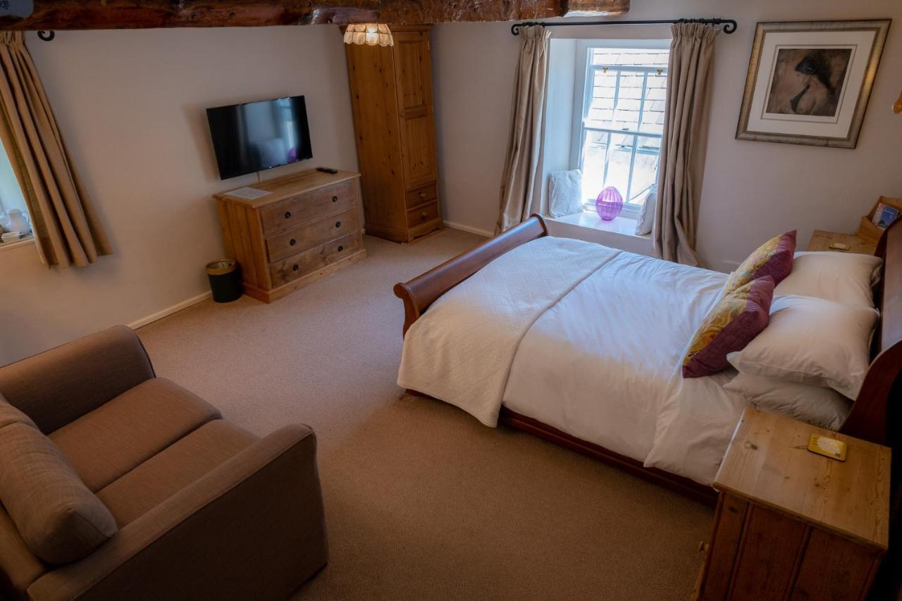 Ty Mawr Country Hotel & Restaurant Carmarthen Buitenkant foto