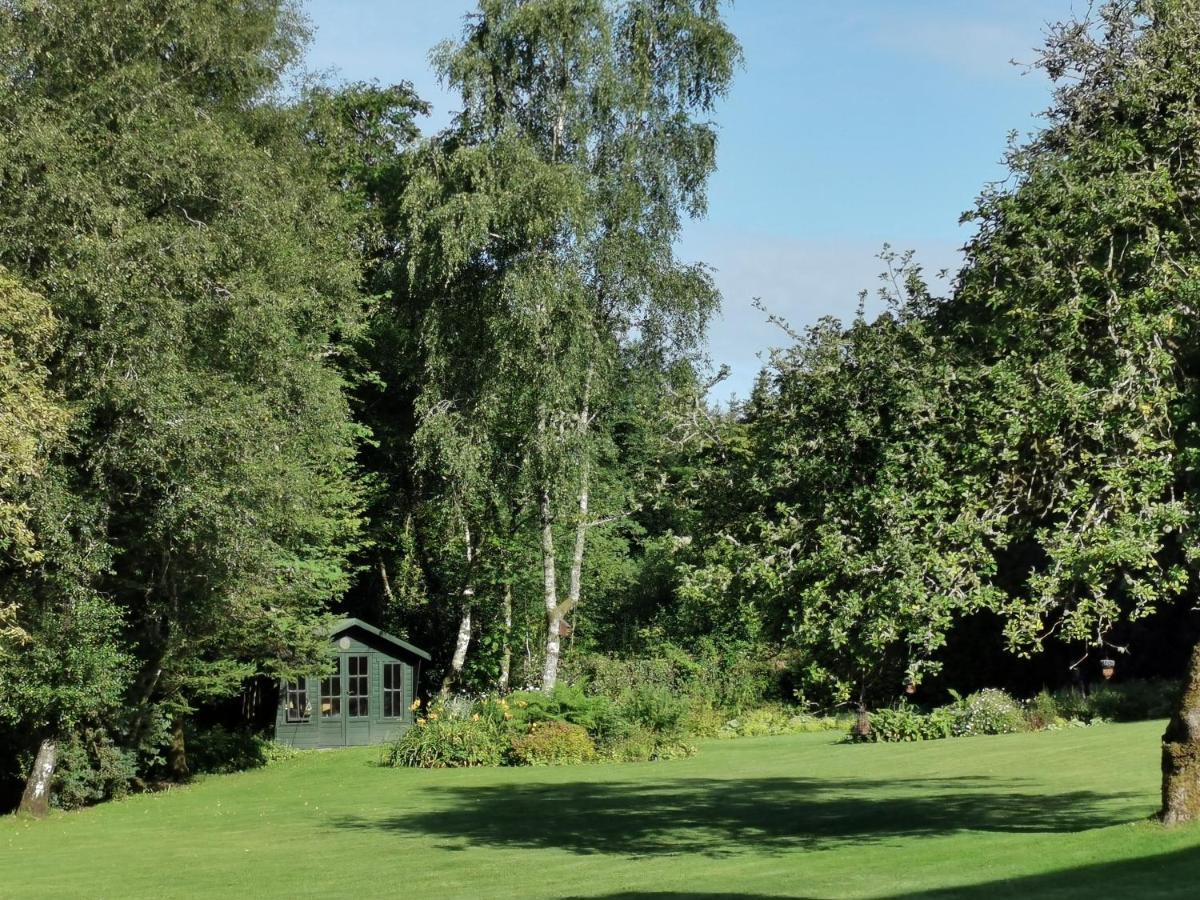 Ty Mawr Country Hotel & Restaurant Carmarthen Buitenkant foto