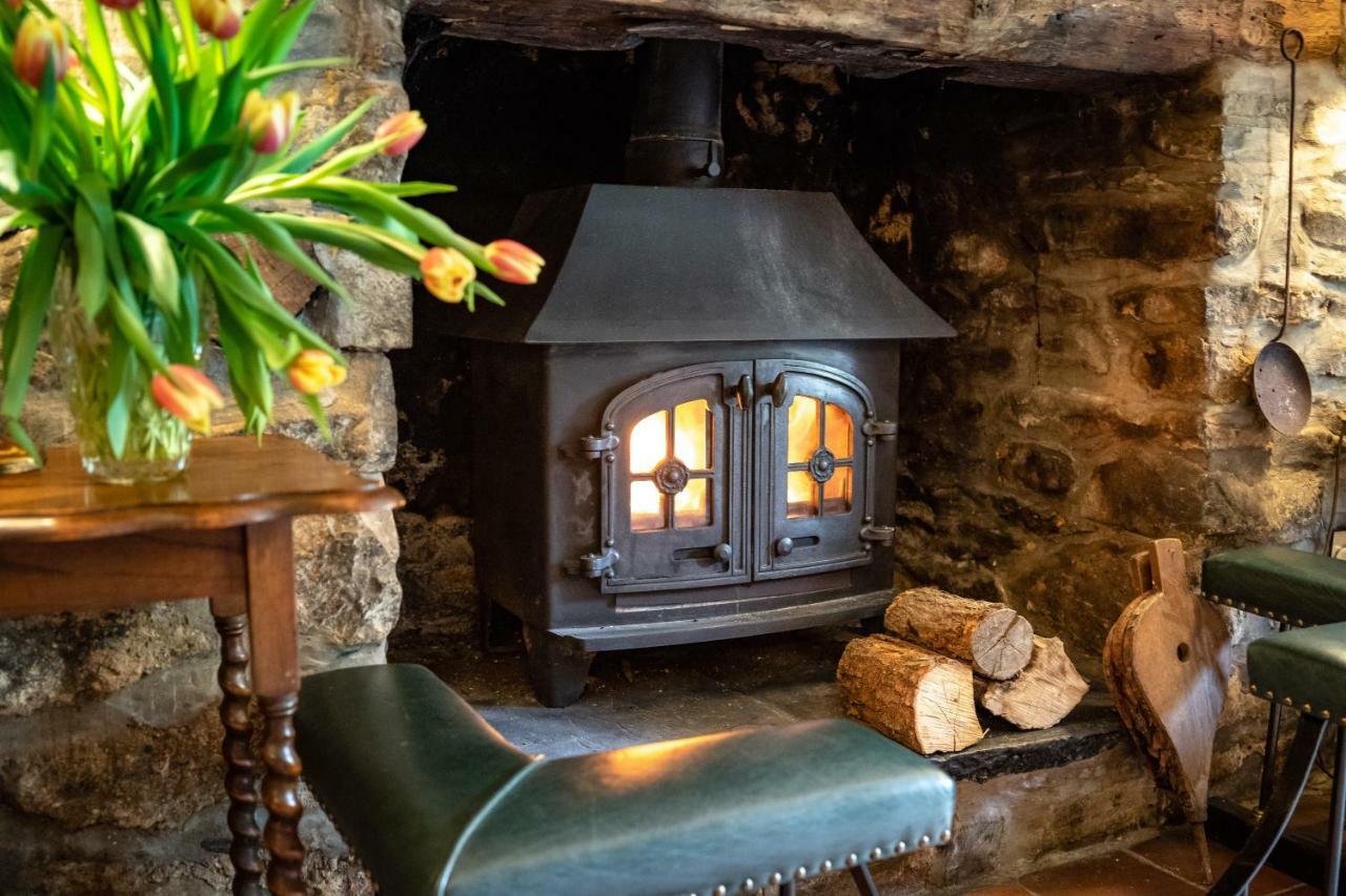 Ty Mawr Country Hotel & Restaurant Carmarthen Buitenkant foto